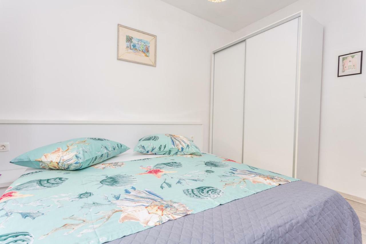 Apartment Branka Kustura 2 フヴァル エクステリア 写真